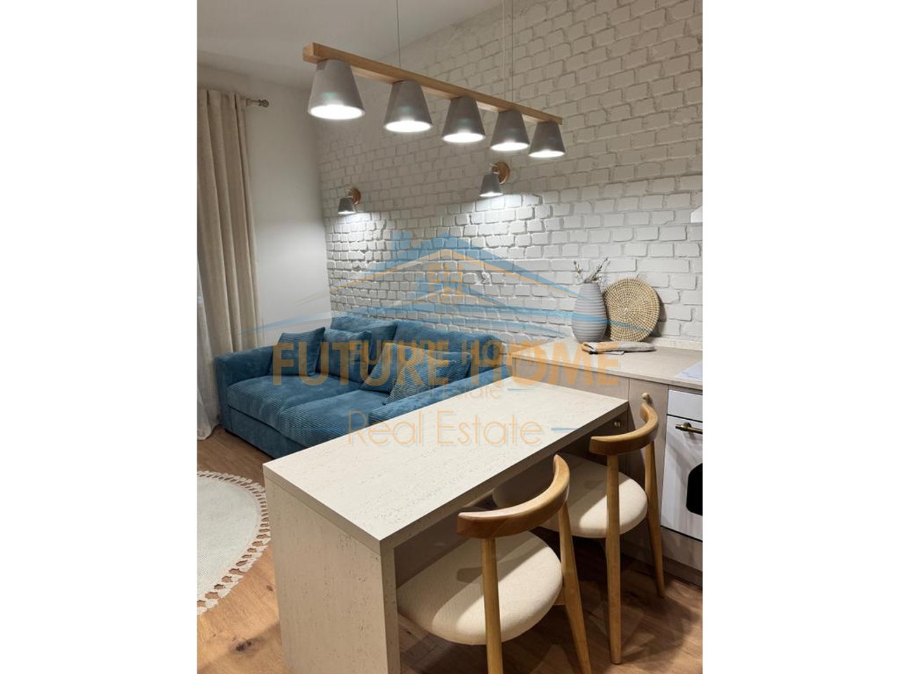 Qira, Apartment 2+1, Myslym Shyr