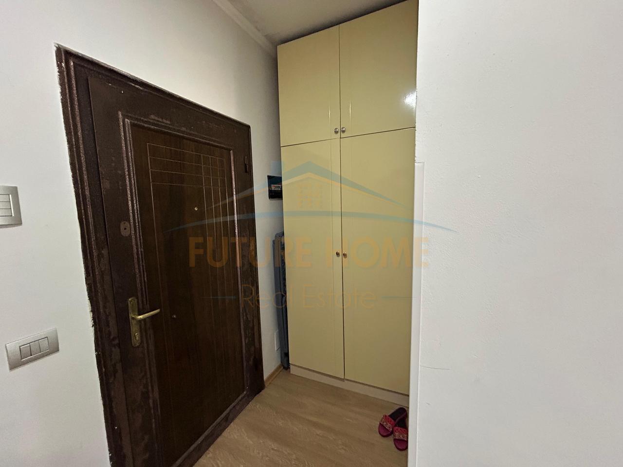 Appartamento 1+1 in vendita a Mali i Robit, Golem