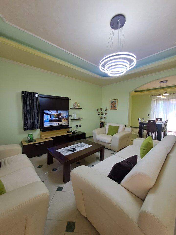 For rent, 2+1+2 Apartment, Selite, Tirana.