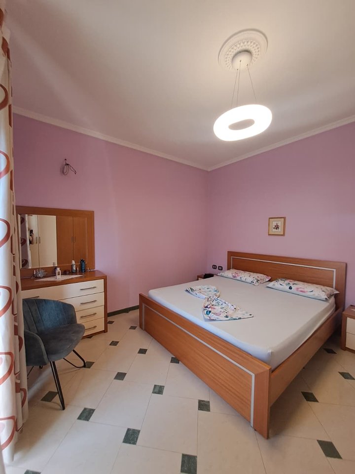 For rent, 2+1+2 Apartment, Selite, Tirana.