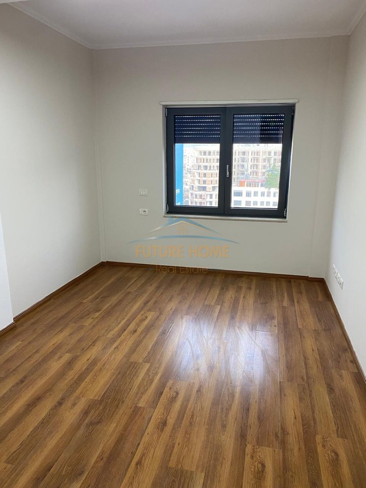Shitet, Apartament 3+1+2, Zogu i Zi, Tirane.