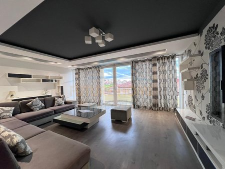 Qera, Shtëpi Private 2-Katëshe, Porcelan, Tiranë.