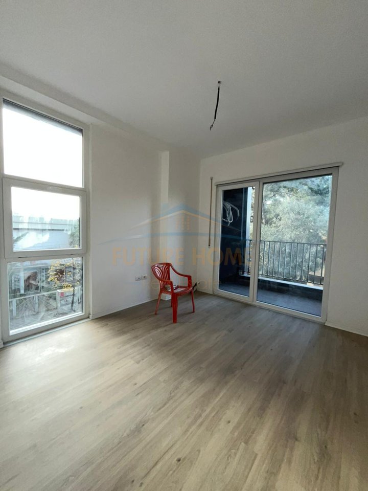 Shitet, Apartament 2+1+2, Kompleksi Henke, Tiranë
