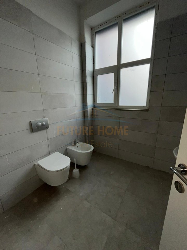 Shitet, Apartament 2+1+2, Kompleksi Henke, Tiranë
