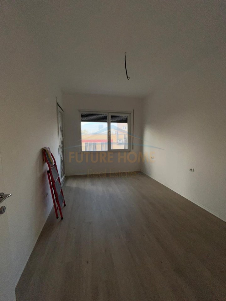 Shitet, Apartament 2+1+2, Kompleksi Henke, Tiranë