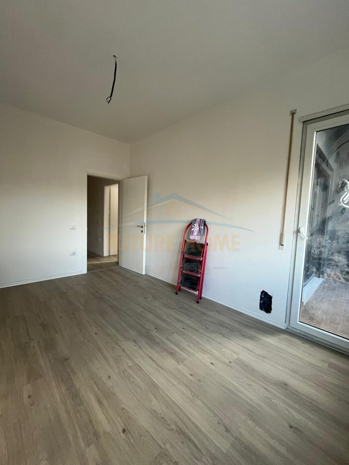 Shitet, Apartament 2+1+2, Kompleksi Henke, Tiranë