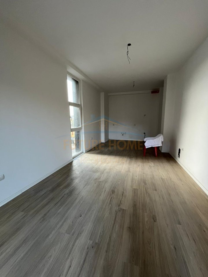 Shitet, Apartament 2+1+2, Kompleksi Henke, Tiranë