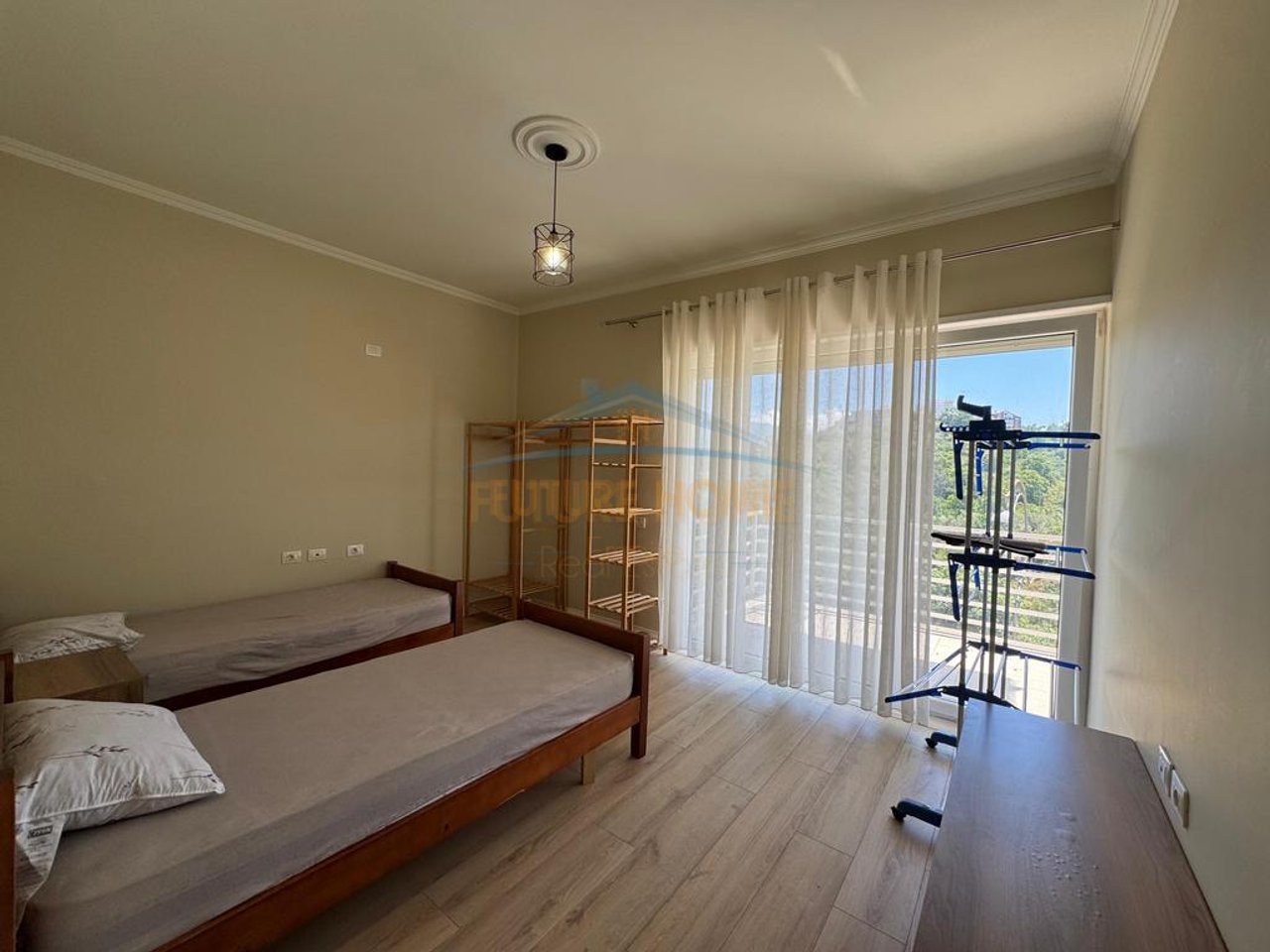 Shitet apartament 2+1+Garederobe, Rezidenca Kodra e Diellit, Tirane