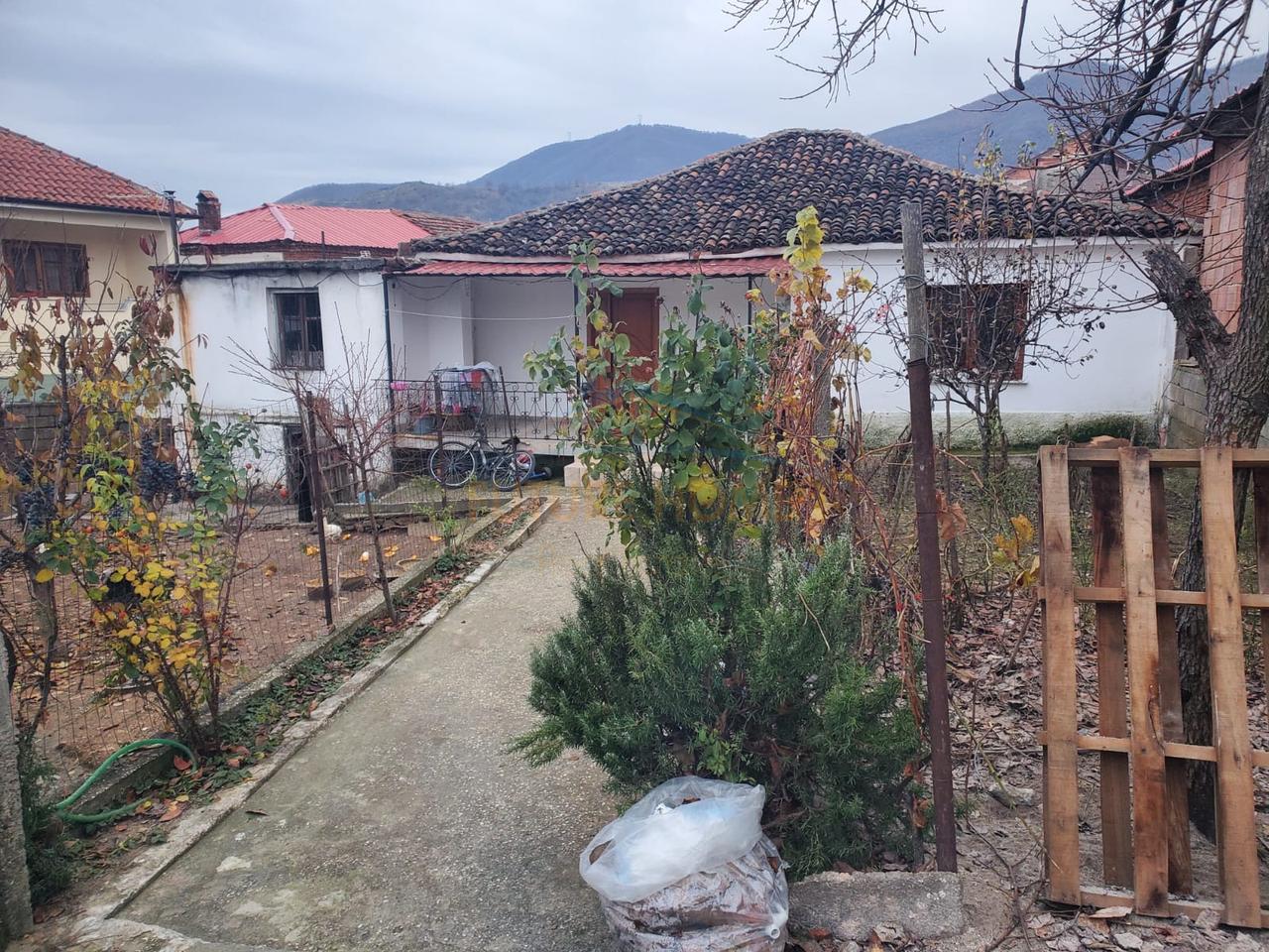 Shitet , Shtëpi Private , Vërdovë , Pogradec