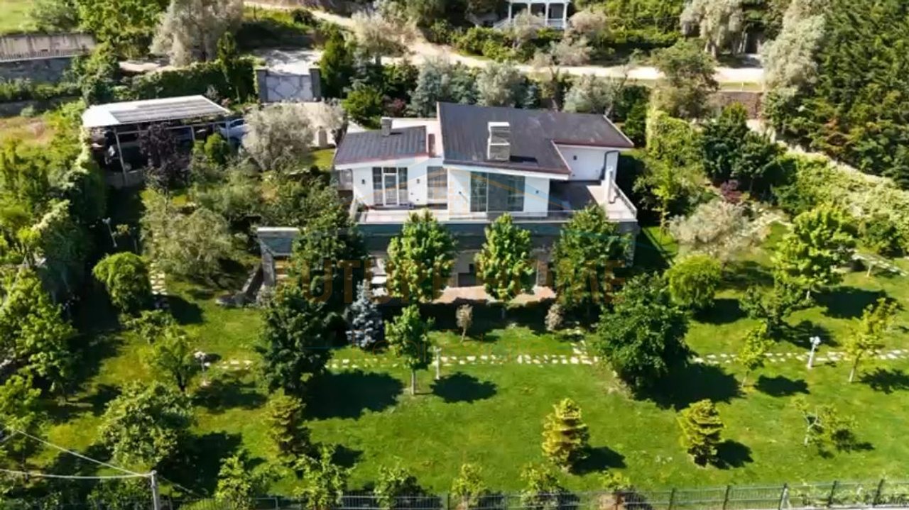 Villetta singola in vendita nella periferia di Tirana, Dobresh!!