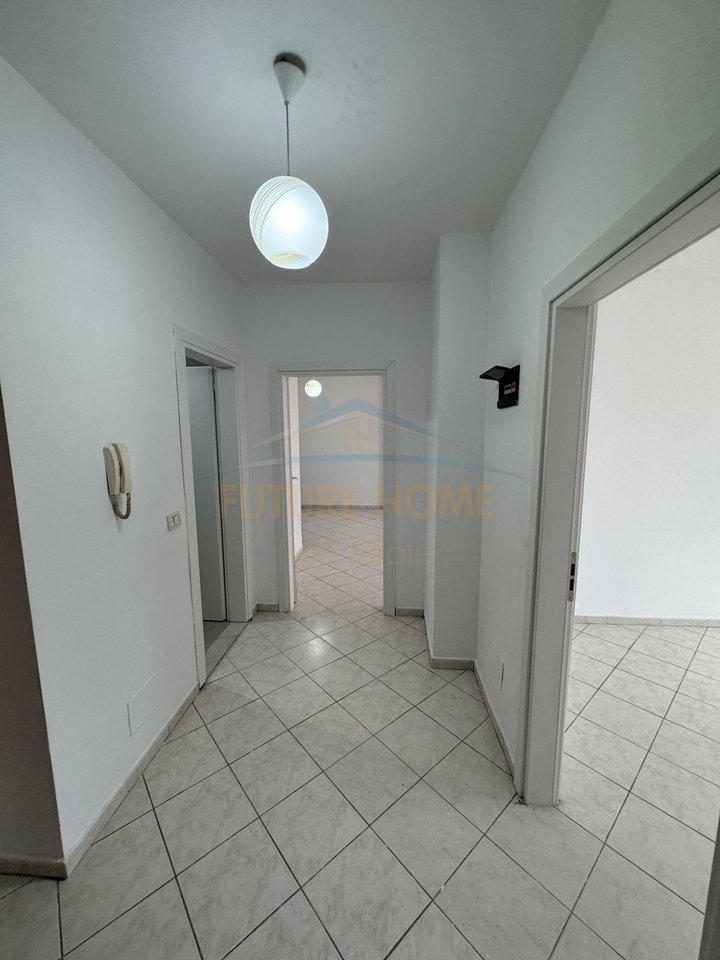 Qera, Apartament 2+1, Laprake, Tiranë