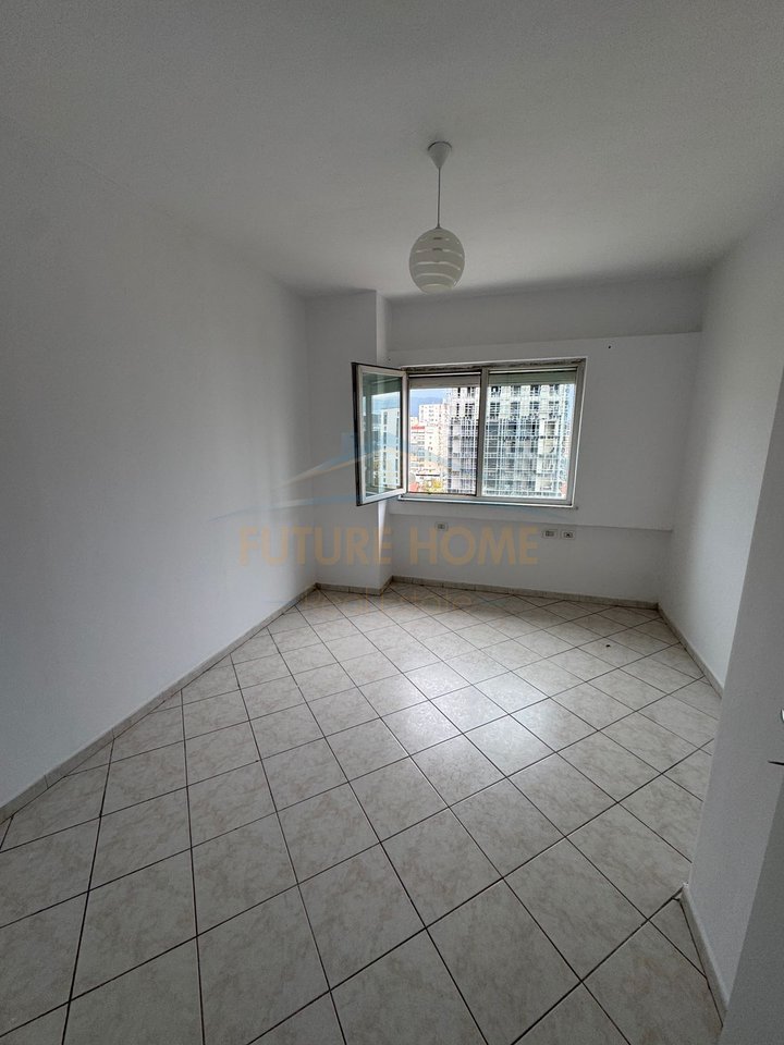 Qera, Apartament 2+1, Laprake, Tiranë
