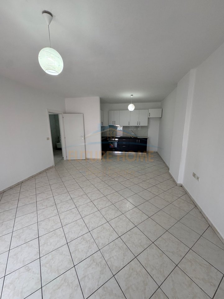 Qera, Apartament 2+1, Laprake, Tiranë