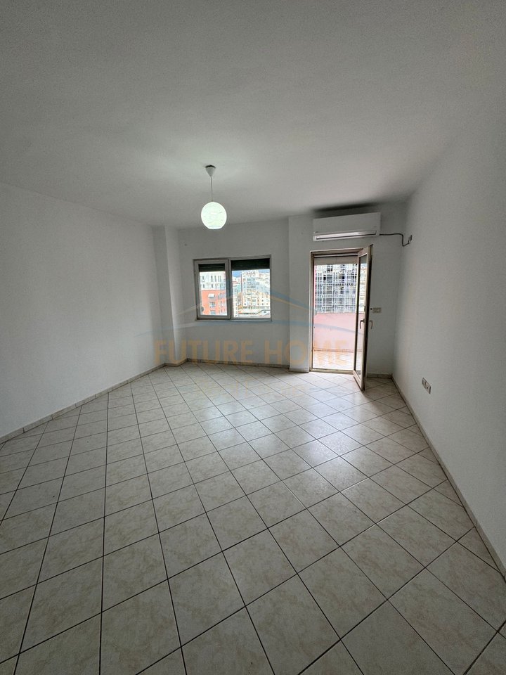 Qera, Apartament 2+1, Laprake, Tiranë