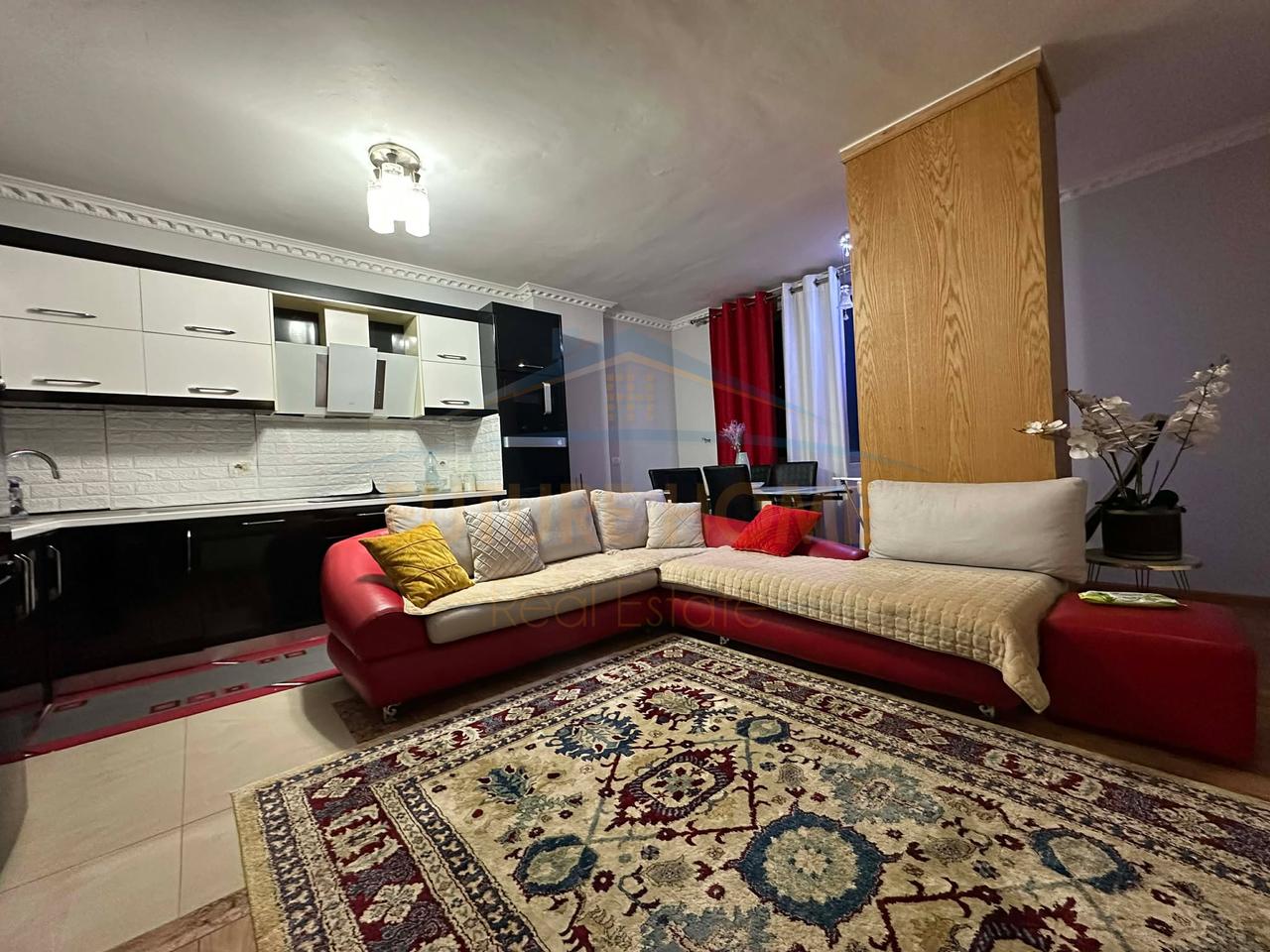 Qera , Apartament 2+1+2+Parkim , Unaza e re