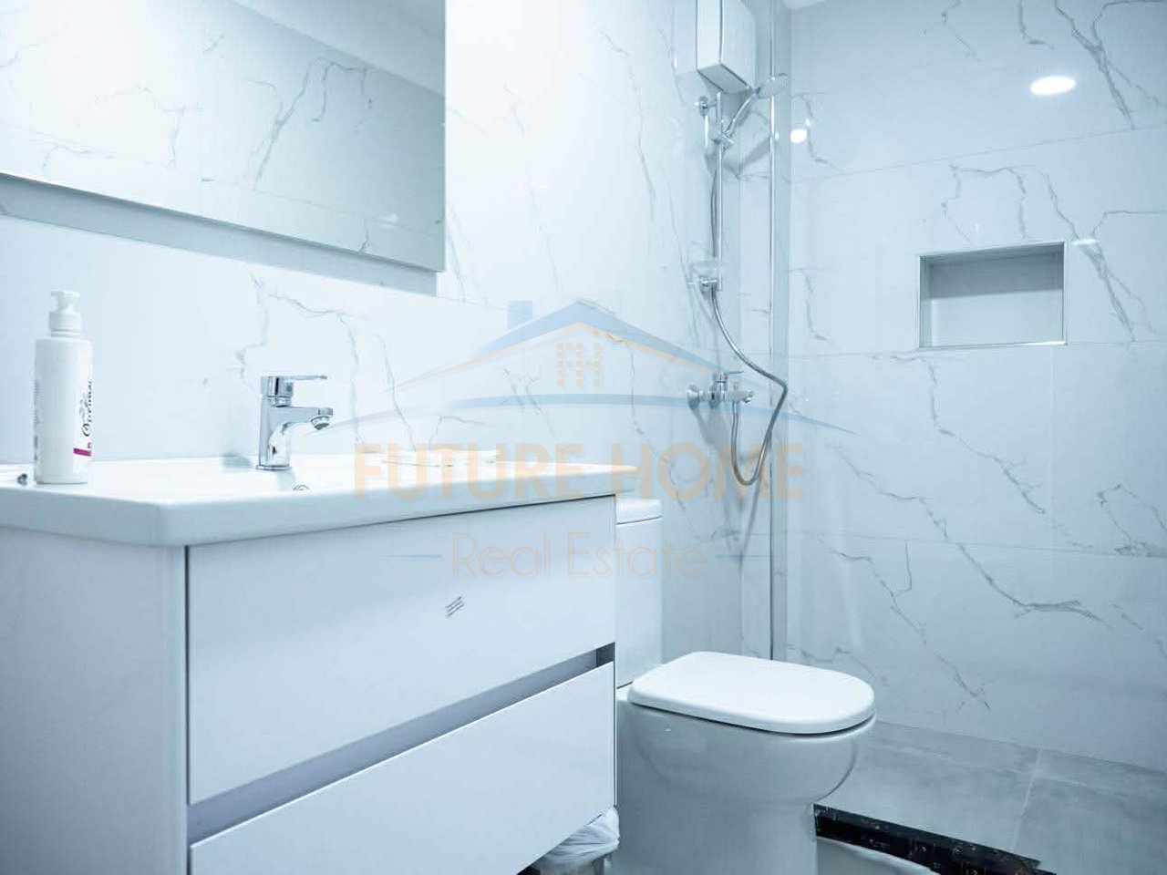 Qera, Apartament 2+1+2, Sheshi Wilson, Tiranë