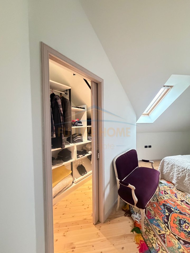 Shitet Apartament 2+1+2 , Komuna e Parisit