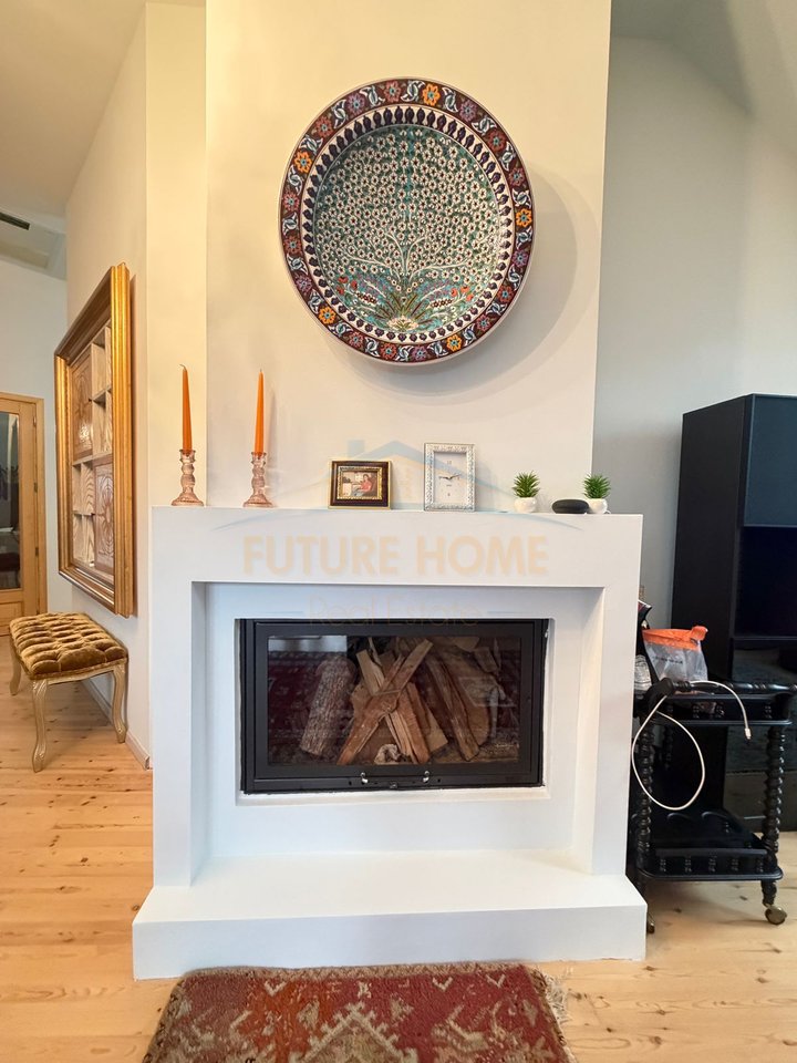 Shitet Apartament 2+1+2 , Komuna e Parisit