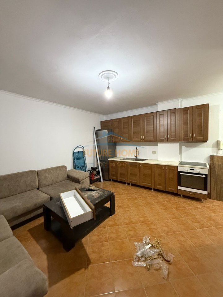 Qera, Apartament 1+1, Kombinat, Tiranë