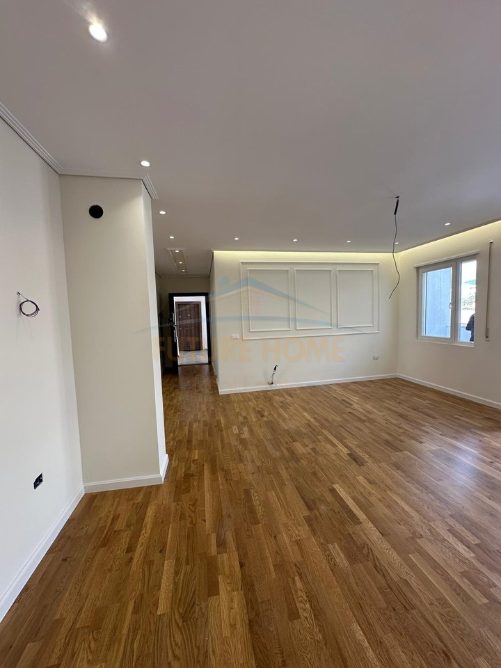 Shitet, Apartament 2+1, Qesarak, Fresk