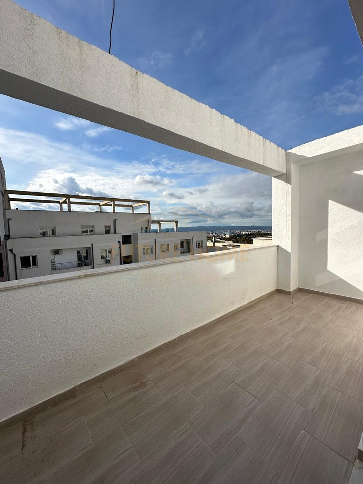 Shitet, Apartament 2+1, Qesarak, Fresk