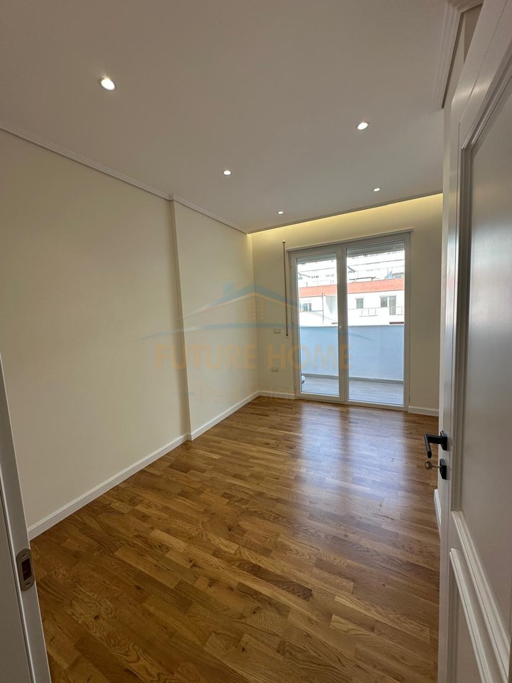 Shitet, Apartament 2+1, Qesarak, Fresk