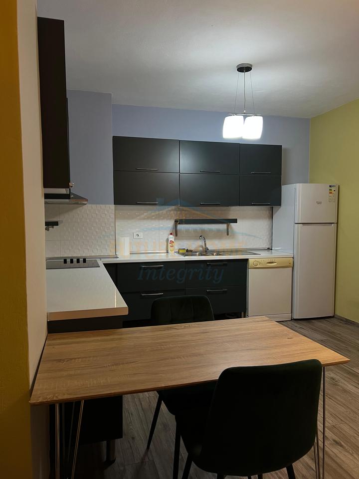 Qera, Apartament 1+1, Unaza e Re, Tiranë.