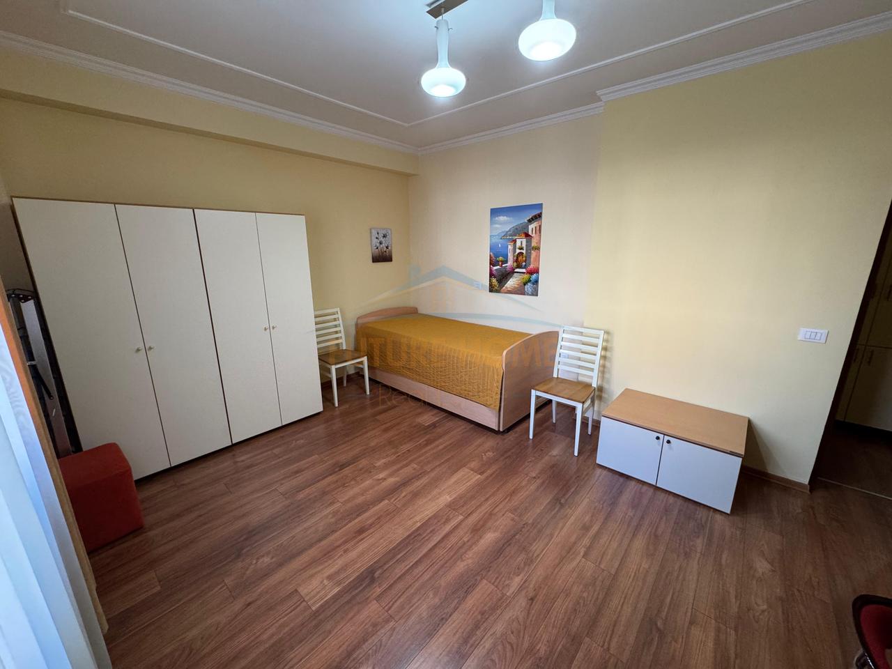 Qira, Apartament 2+1+2+Post Parkimi, Blloku