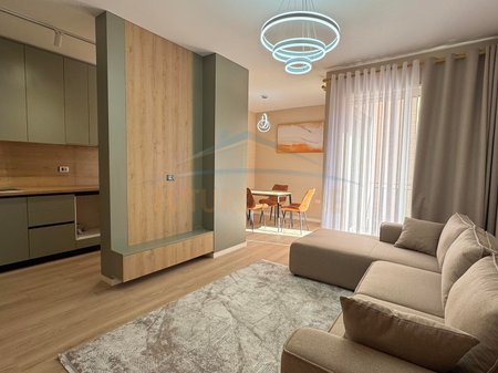 Shitet , Apartament 2+1 Unaza e Re ,Tirane