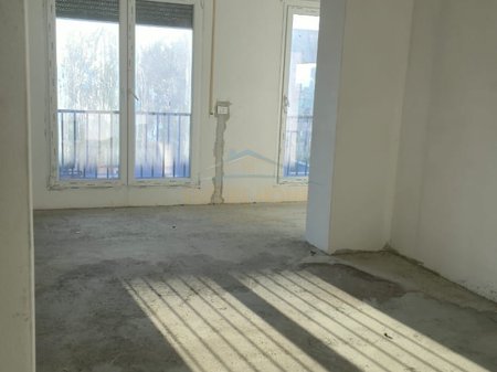 Shitet, Penthouse, Ali Dem, Tirane