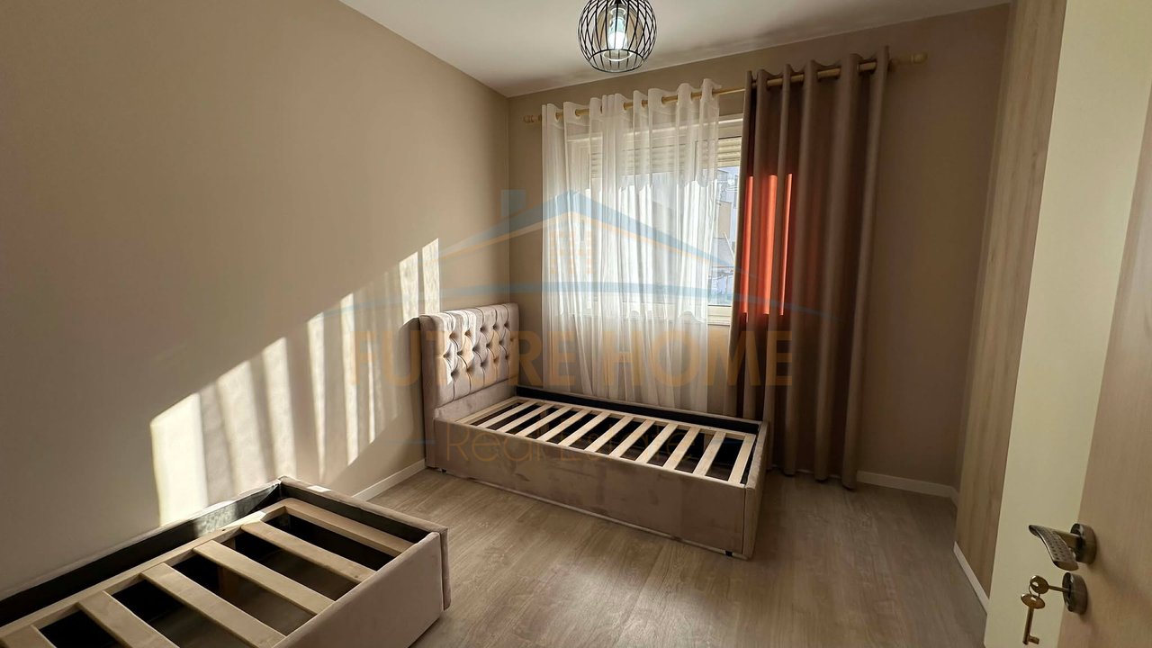 Shitet , Apartament 2+1 Unaza e Re ,Tirane