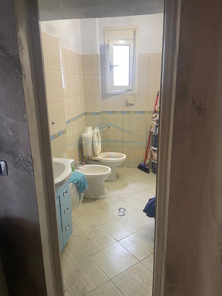 Affitto, Locale per Uffici, Stazione Ferroviaria, Tirana