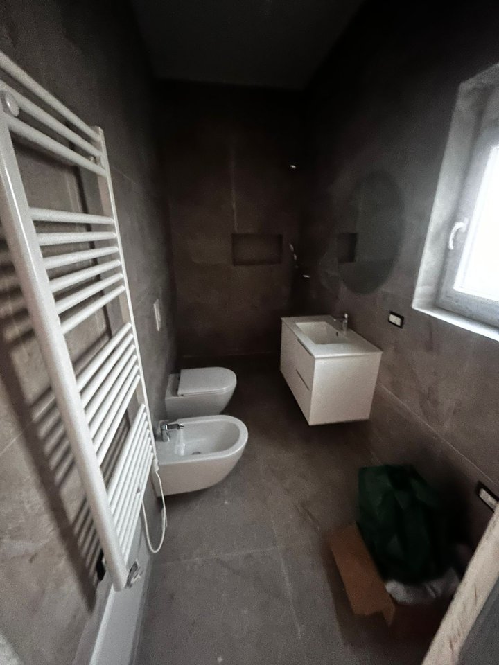 Qera , Apartament 1+1+Post Parkimi, Selite , Tirane.