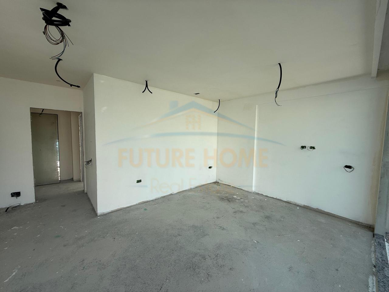 In vendita, appartamento 2+1, Shën Maria, Korçë