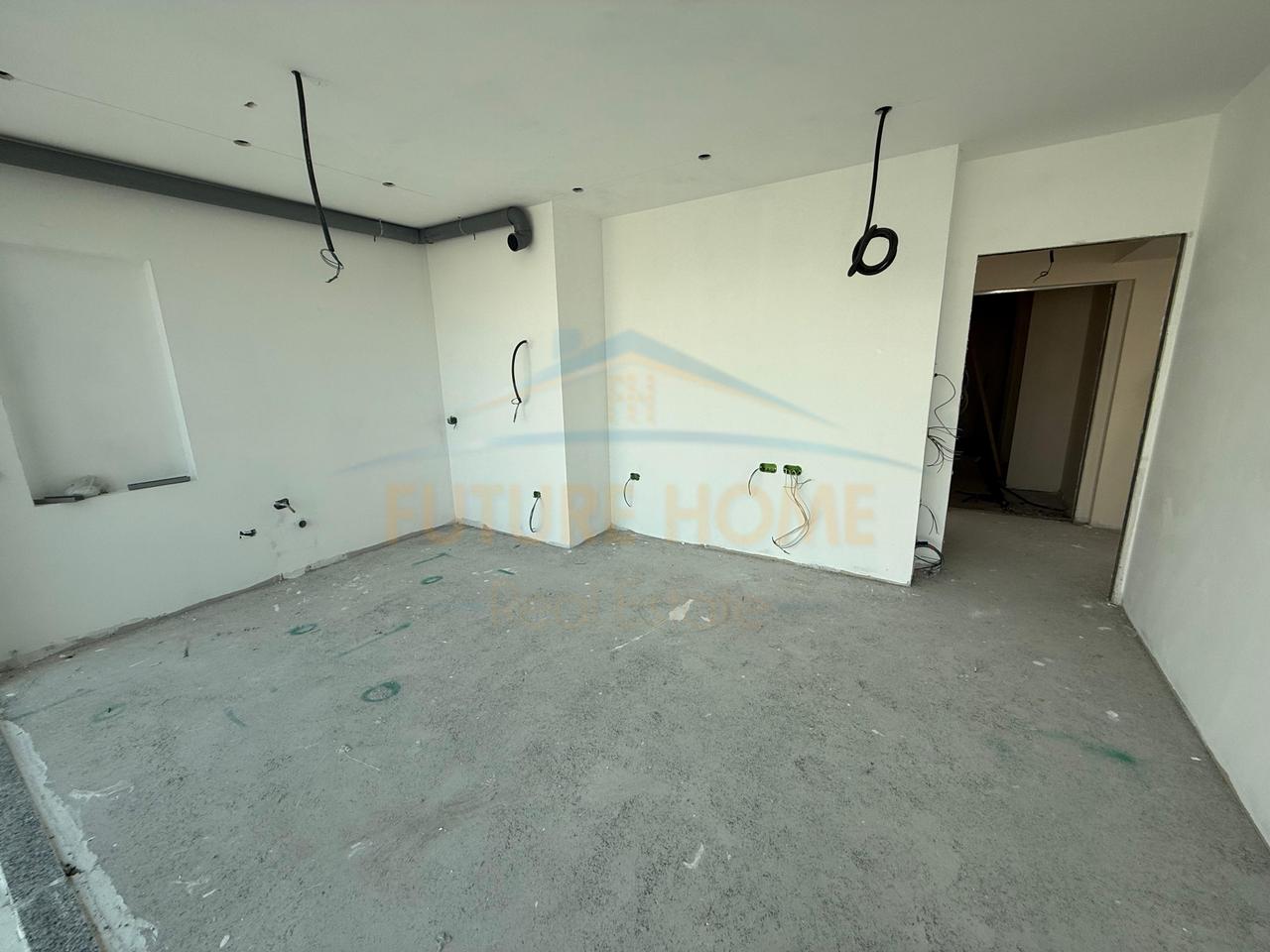 In vendita, appartamento 2+1, Shën Maria, Korçë