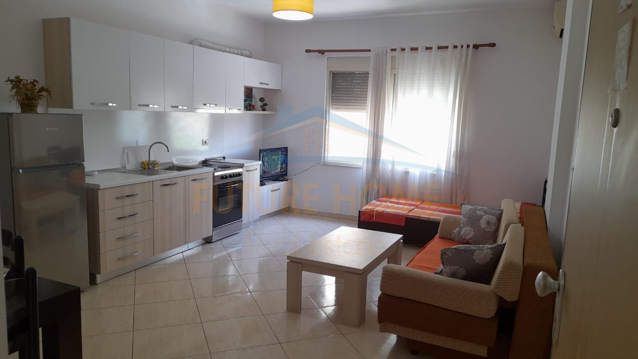 In vendita, Appartamento 1+1, Shkëmbi Kavajës