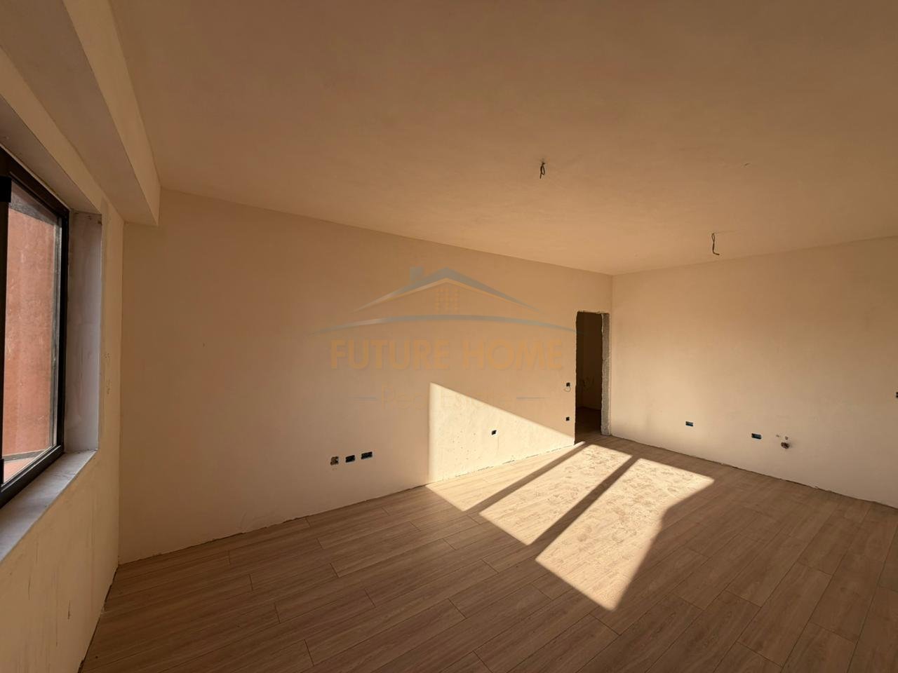 Shitet, Apartament 1+1, Urban Gate, Unaza e Re.