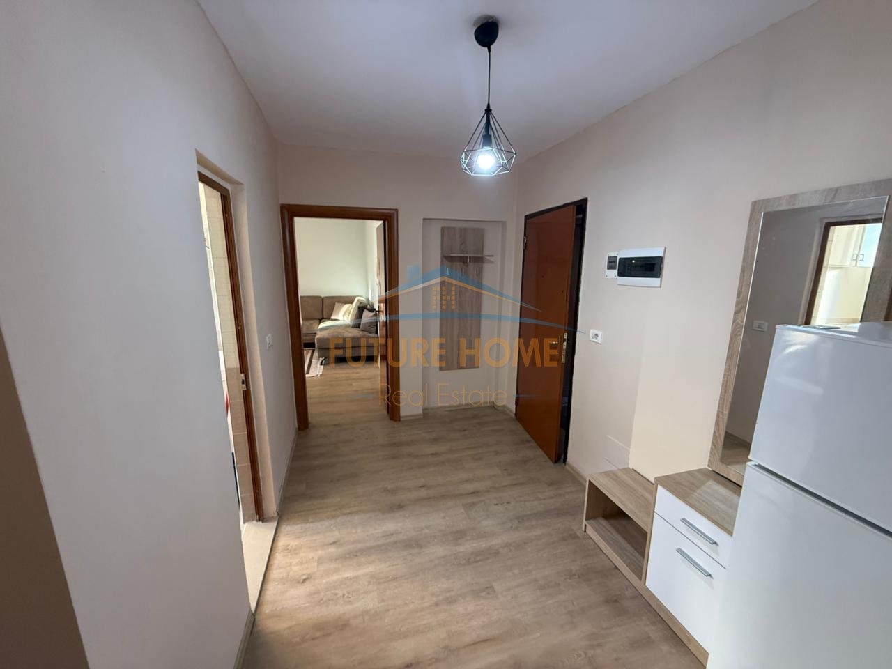 Qera, Apartament 2+1, Tregu Elektrik , Tiranë.