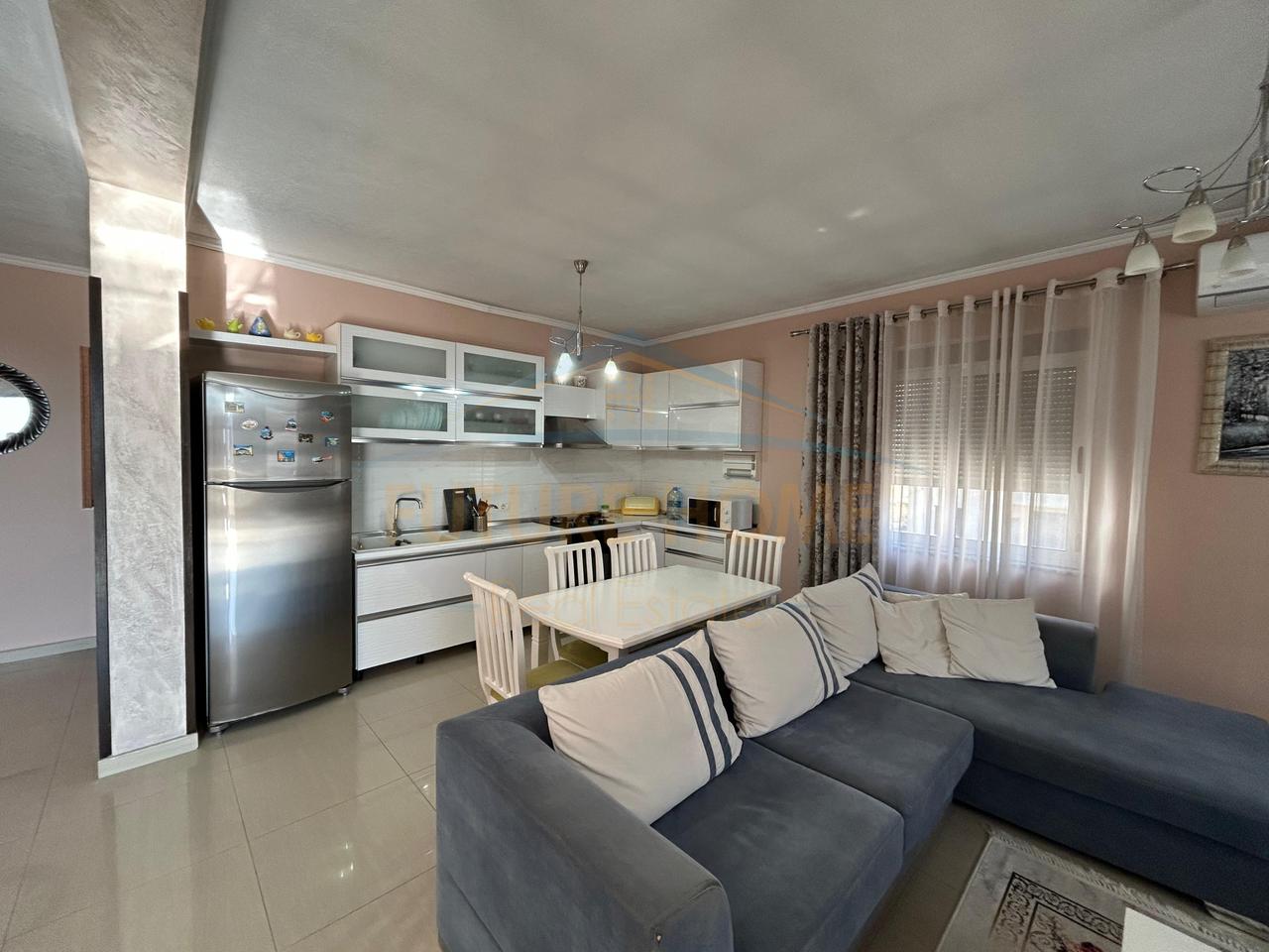 Rent, Private House 3+1+2+Storage+Garage, Neighborhood No.8, Durres