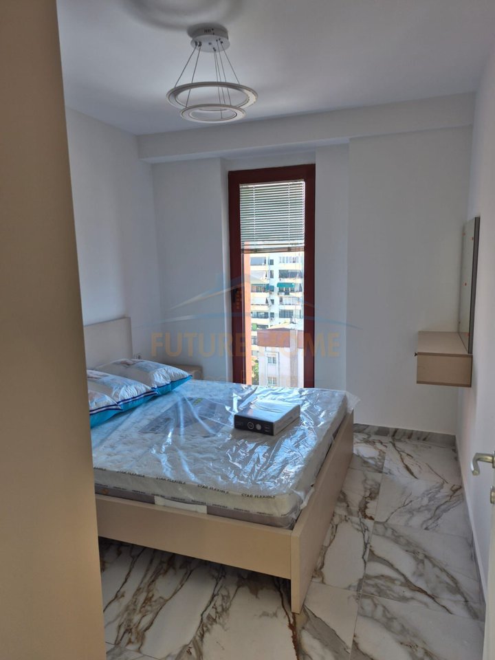 Shitet, Apartament 1+1,Qender, Tiranë.