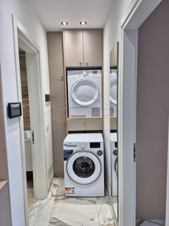 Shitet, Apartament 1+1,Qender, Tiranë.