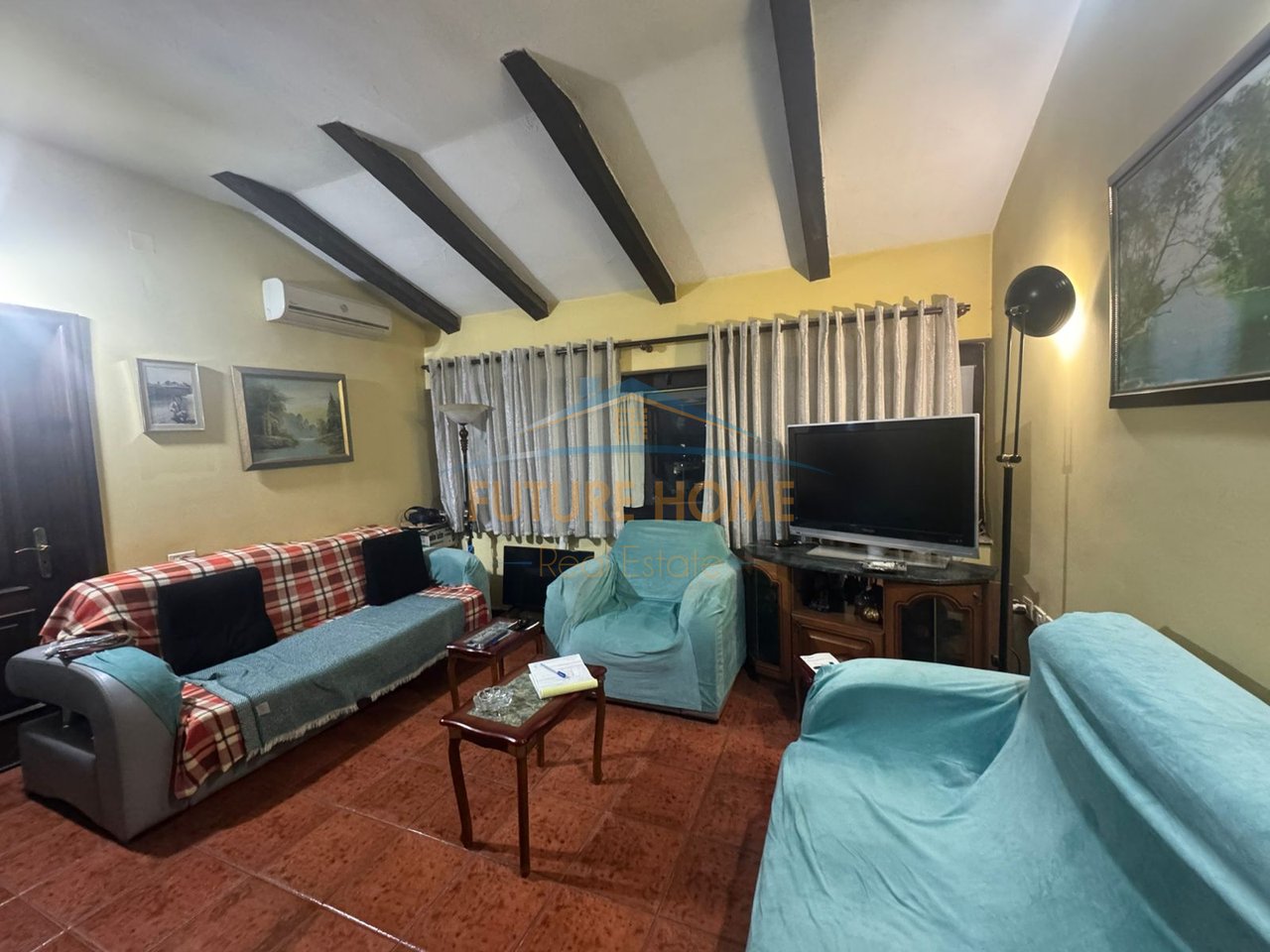 Shitet, Apartament 3+1+2, Rruga 4 Deshmorët, Tiranë.
.