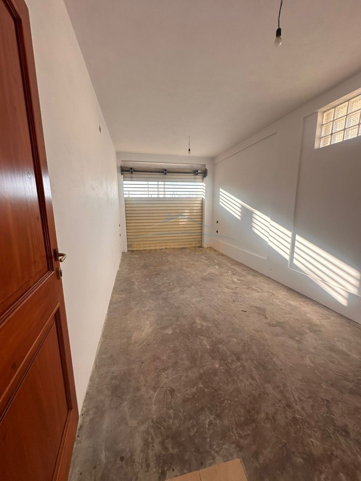 Qera, Vilë 3-katëshe,Vlorë