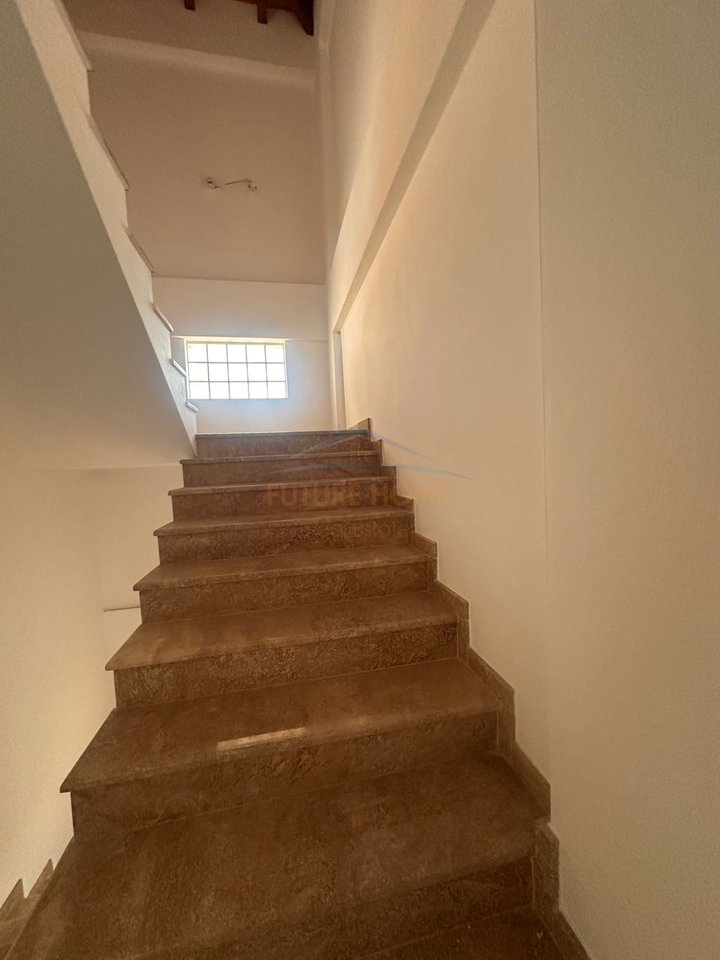 Qera, Vilë 3-katëshe,Vlorë