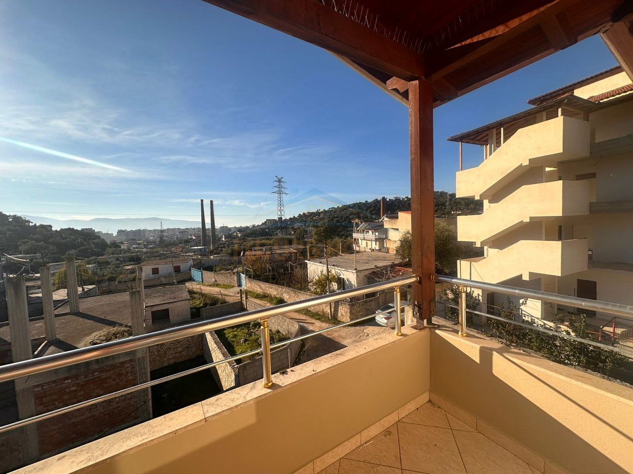 Qera, Vilë 3-katëshe,Vlorë