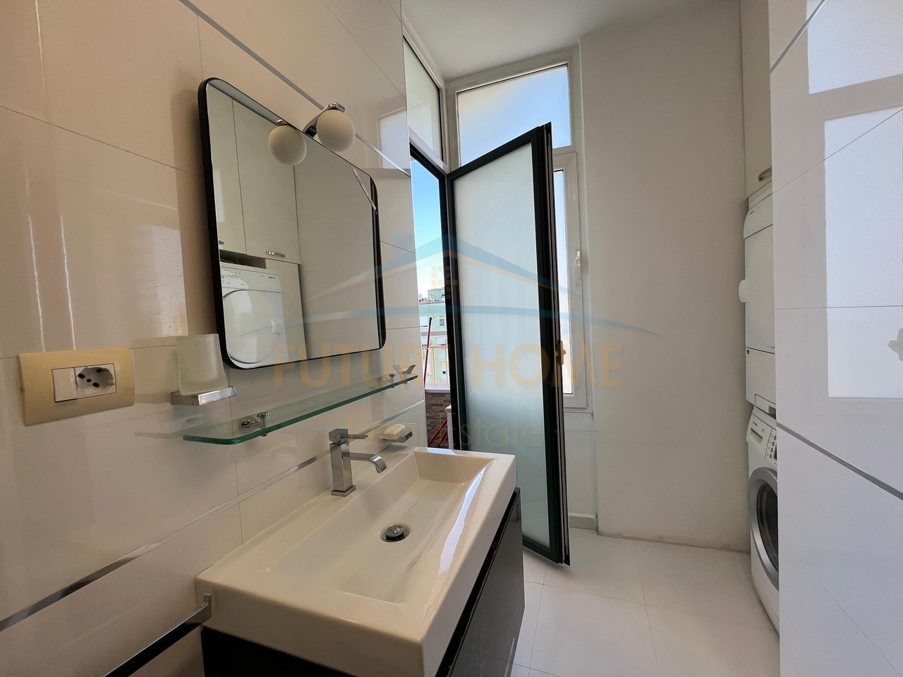 In affitto, appartamento 2+1, vicino al ristorante Salt, via Pjetër Bogdani.