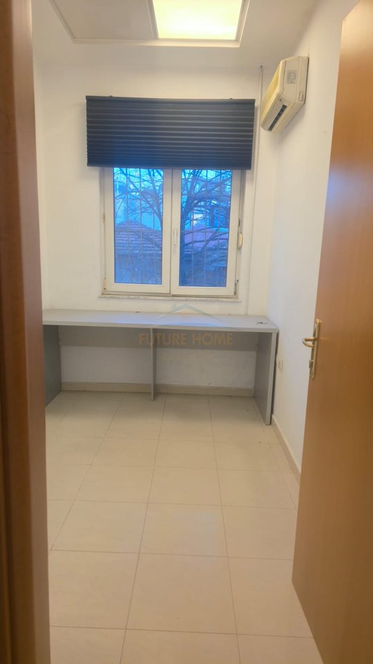 In vendita, Unità commerciale, Centro, Tirana