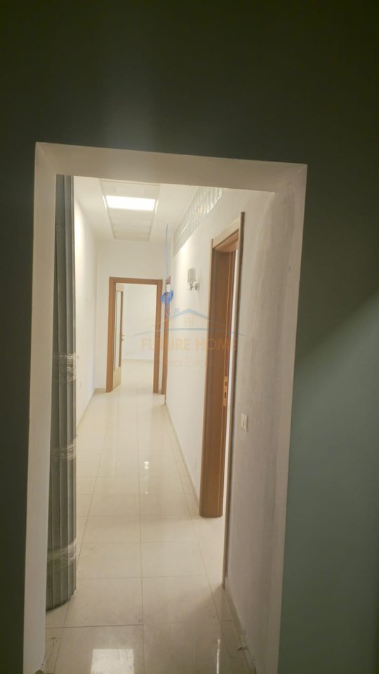 In vendita, Unità commerciale, Centro, Tirana