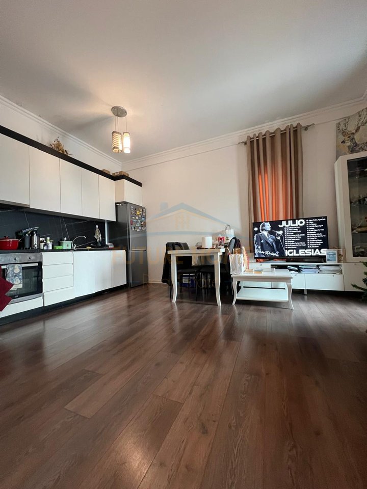 In vendita, Appartamento 2+1+2, Square 21, Via Kavajës