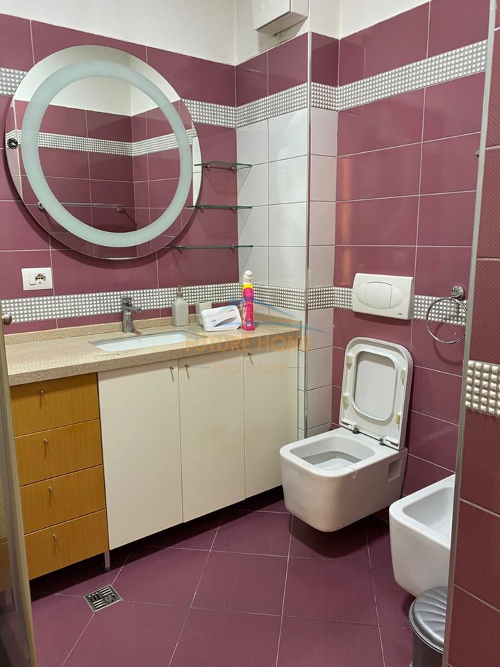 Qera, Apartament 3+1+2+Post parkimi, Kinostudio, Tiranë.